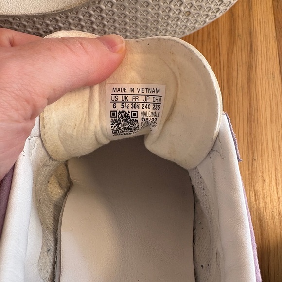 Purple Adidas Gazelle sneakers - Picture 3 of 3